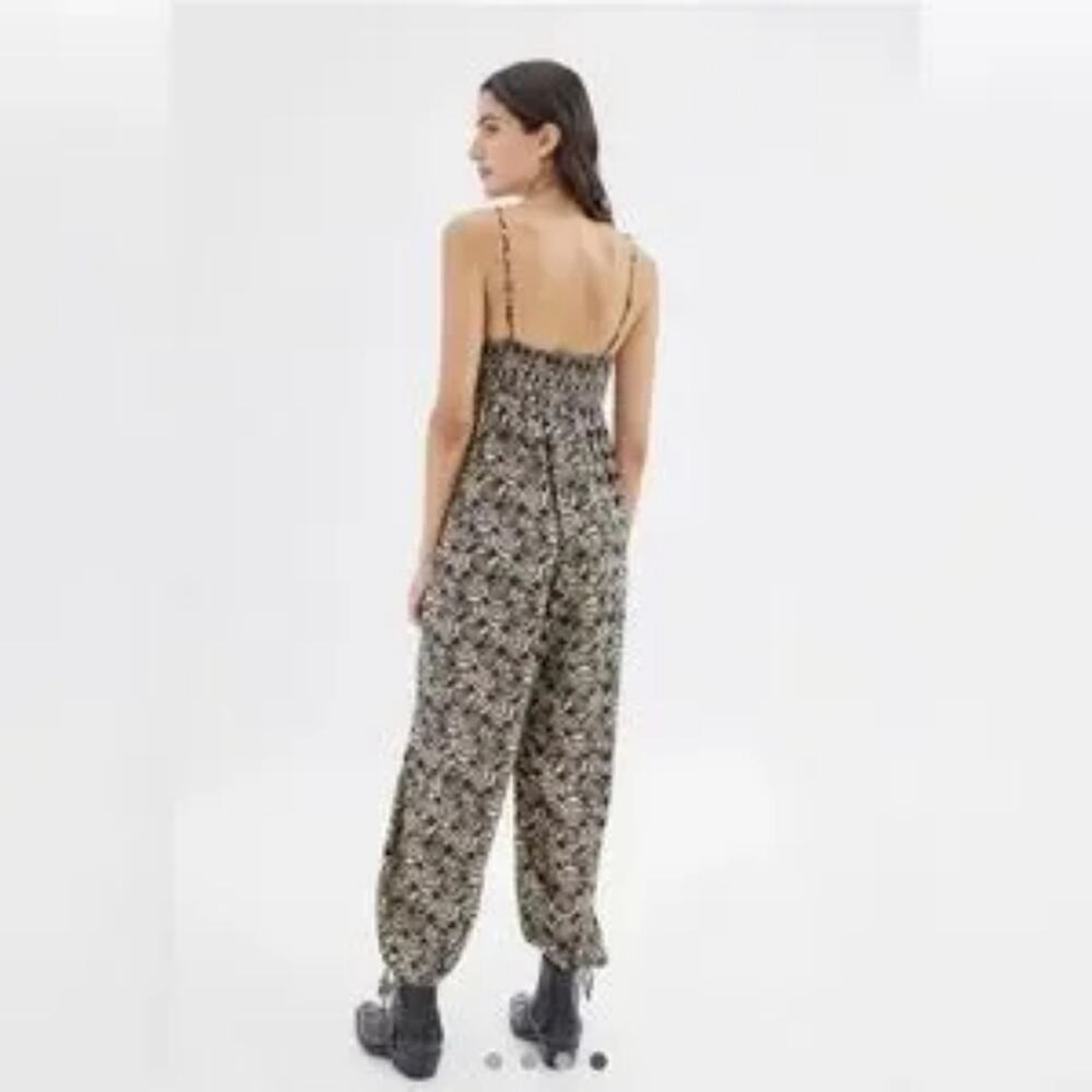 Urban Outfitters Vale Printed baloon Jumpsuit - Picture 2 of 9